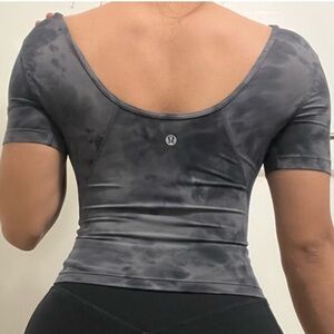 NWOT!!! 🍋 Lululemon top size 2 diamond dye
